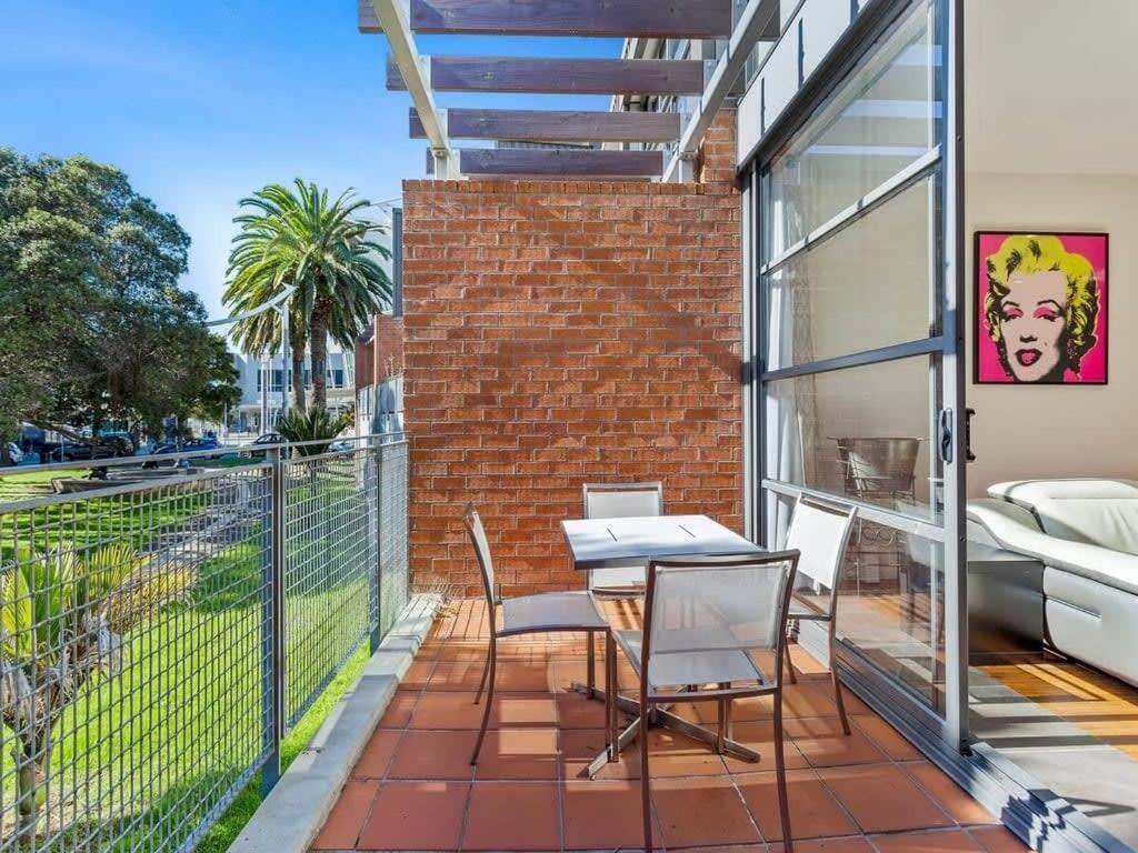 Sleek Modern Pad Next To Spark Arena Free Parking Auckland Exterior photo